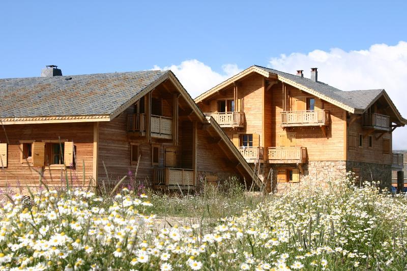 Madame Vacances Les Chalets De L'Altiport Alpe d'Huez Ngoại thất bức ảnh